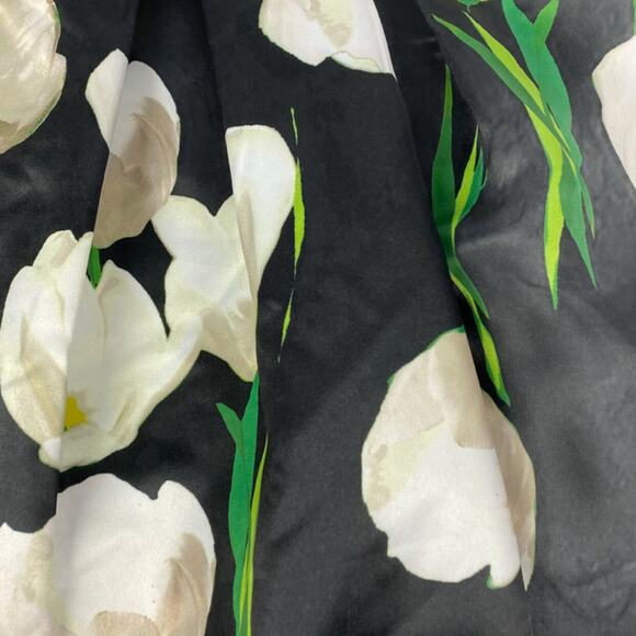 Ava & Yelly Dress - Picture 3 of 5